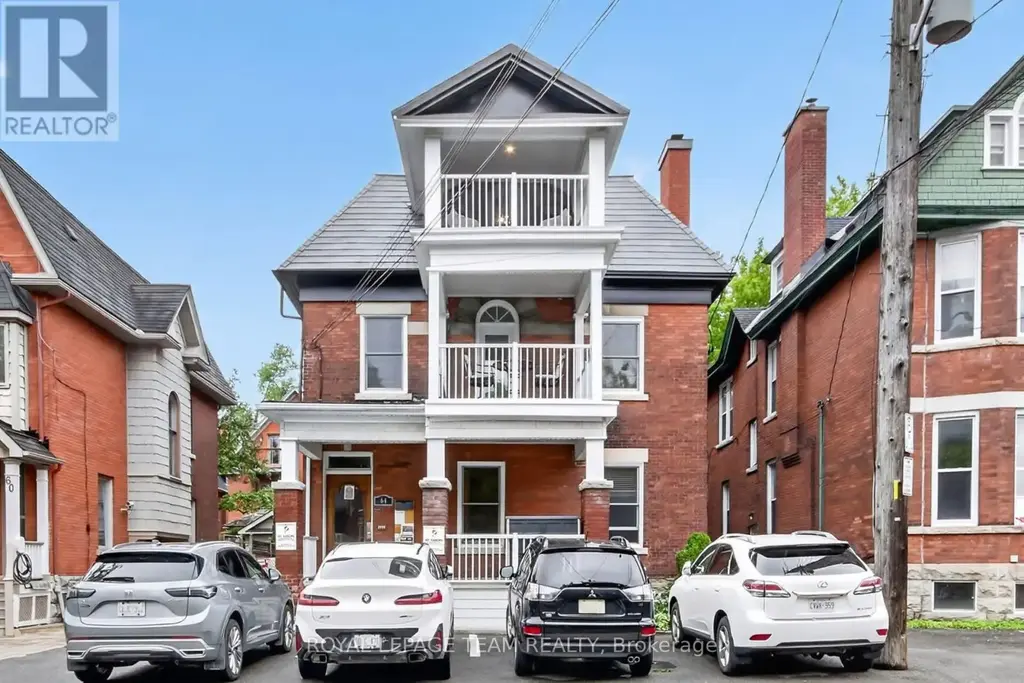 64 Delaware Avenue, Ottawa